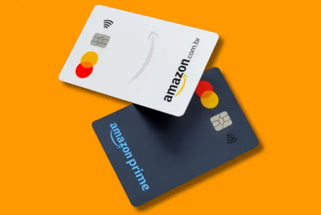 Layout do Cartão de crédito Amazon Prime Mastercard em um fundo laranja